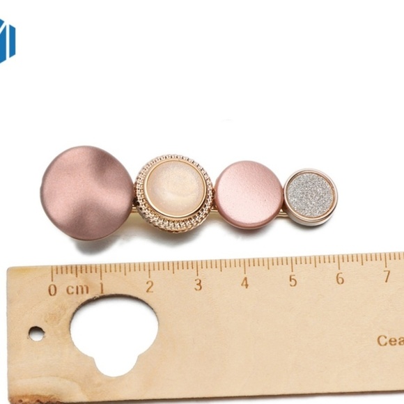 Vintage Krystal Hair Clips - Picture 3 of 4